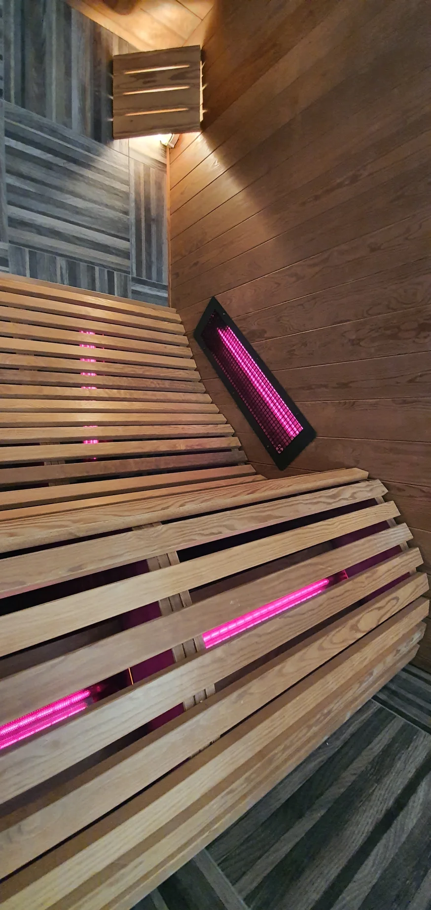 Realizacja nowoczesnej sauny wewnętrznej - zdjęcie 12
