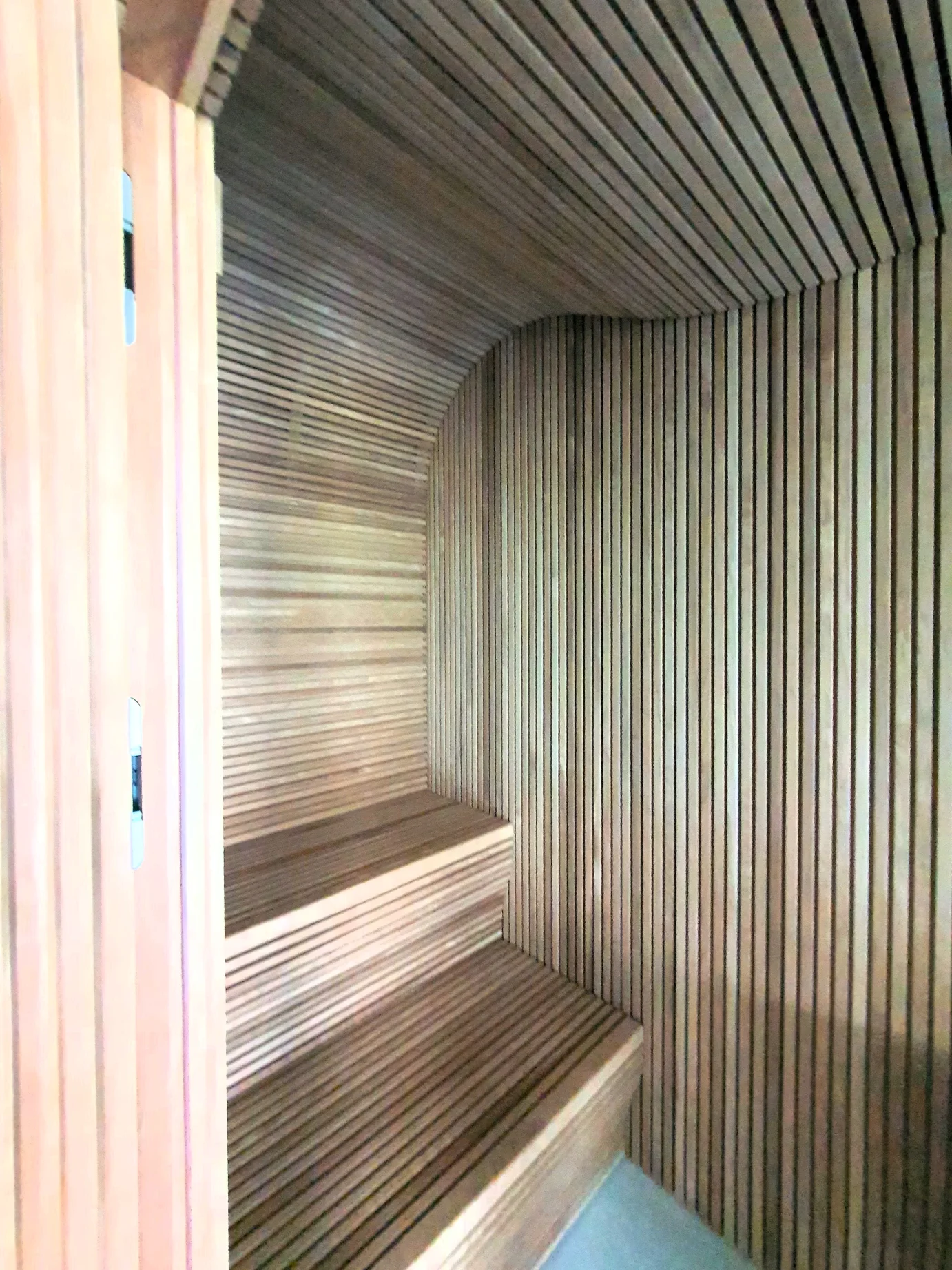 Realizacja nowoczesnej sauny wewnętrznej - zdjęcie 27