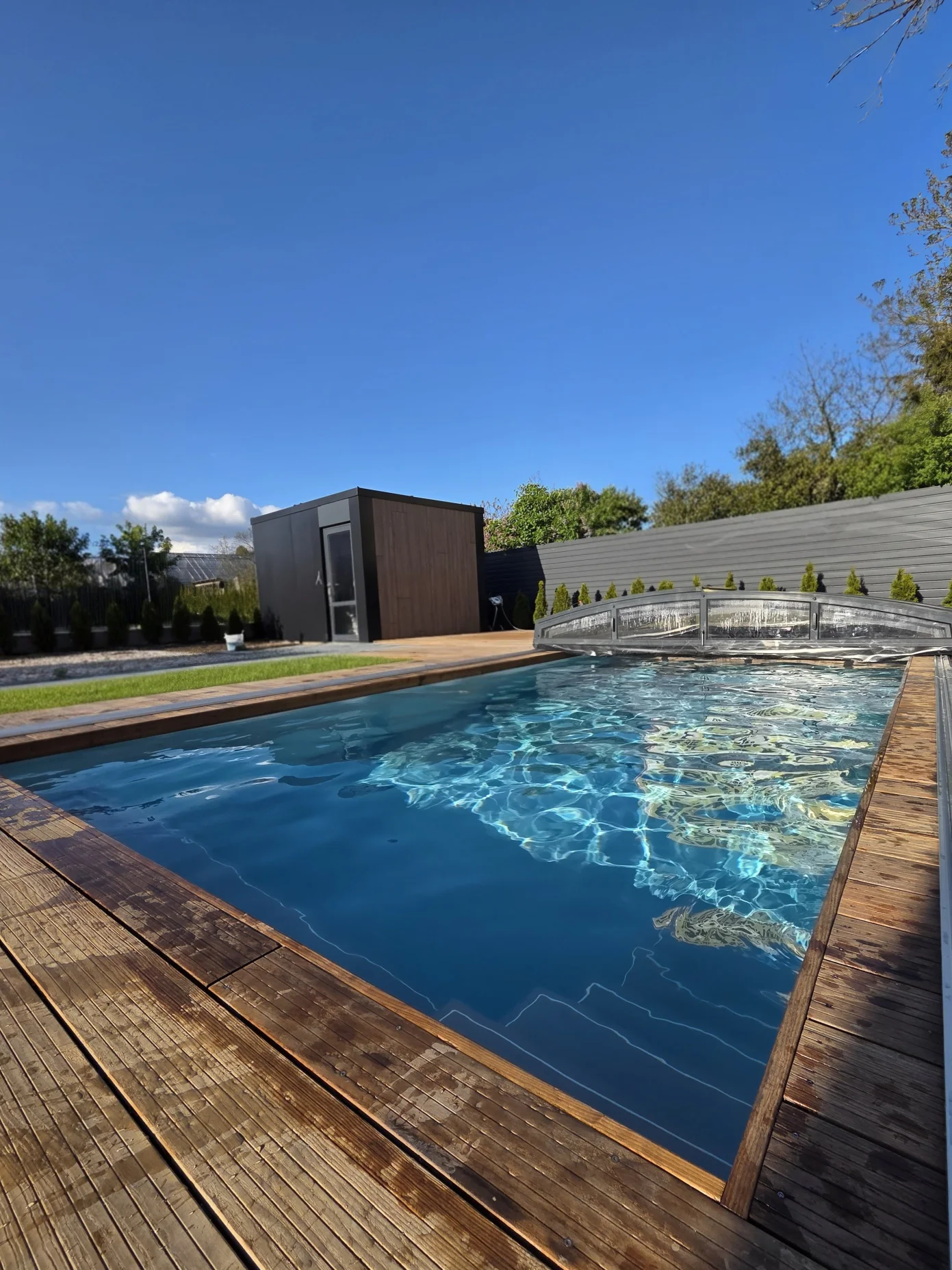 Widok na ekspozycję jacuzzi w salonie Cedris - zdjęcie 2