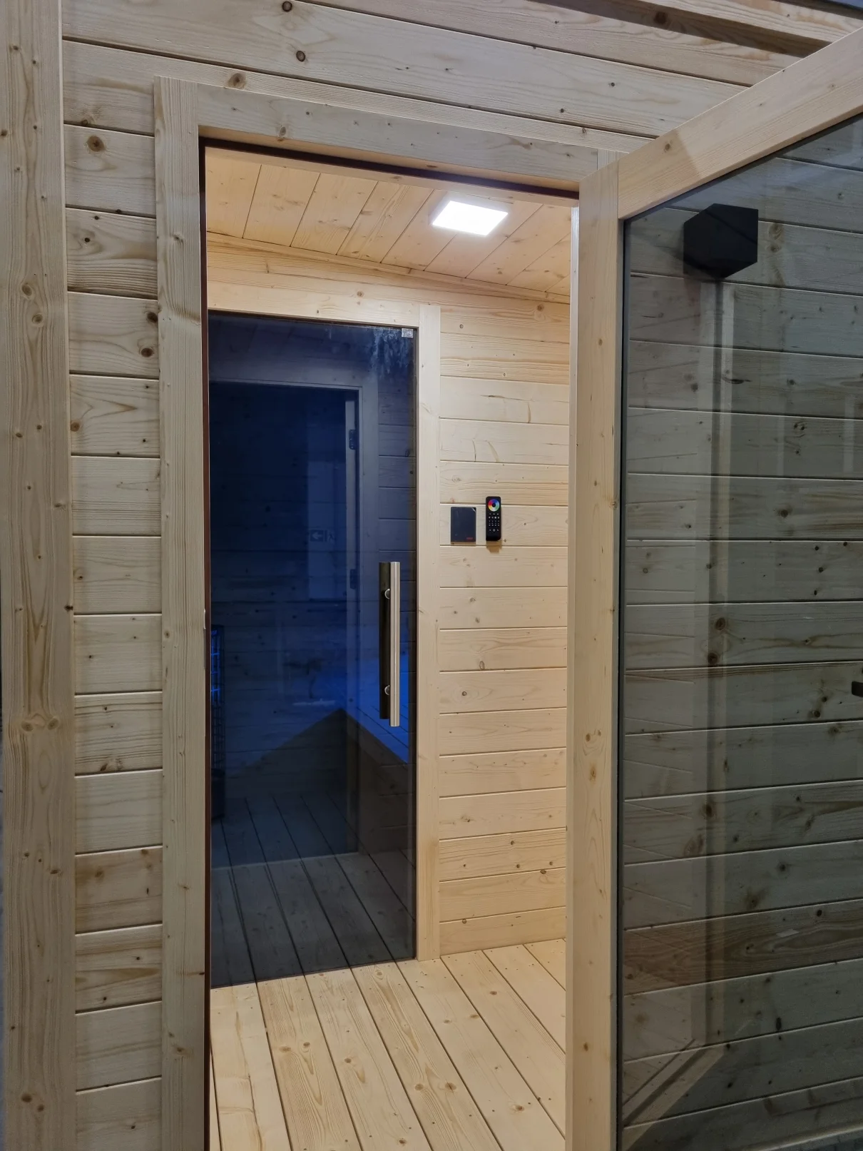 Realizacja nowoczesnej sauny zewnętrznej - zdjęcie 10