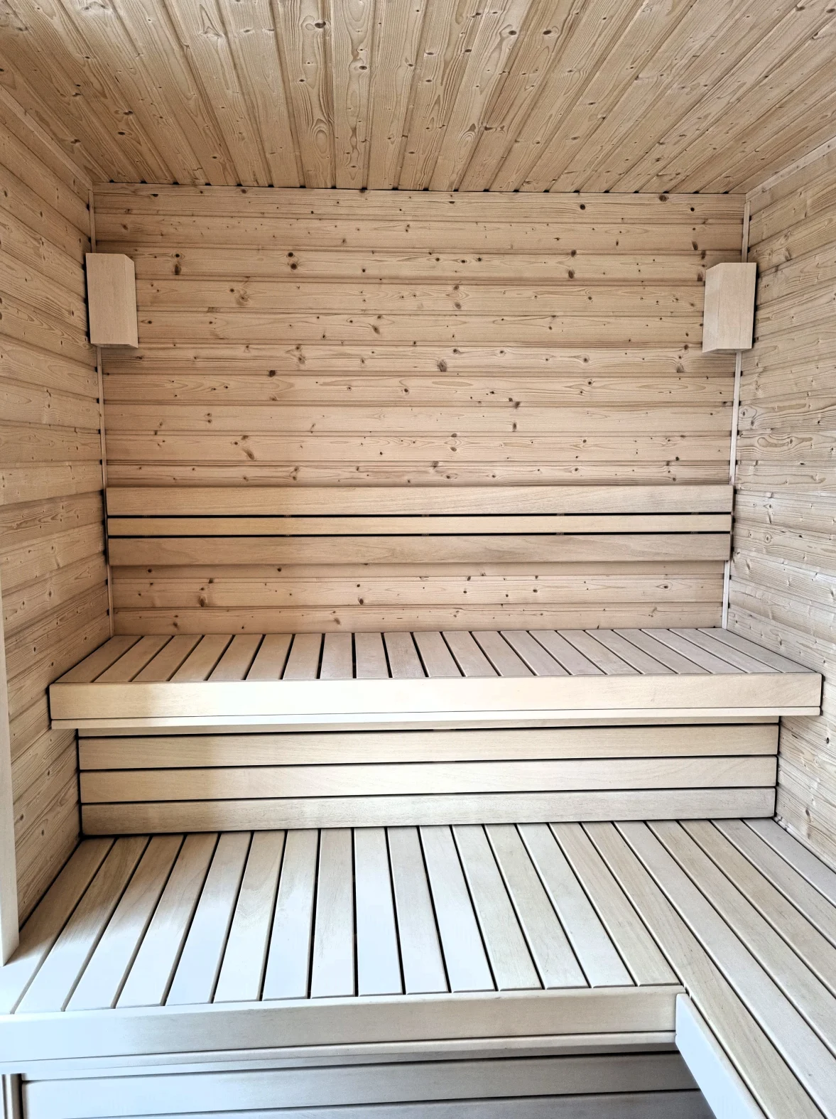 Realizacja nowoczesnej sauny zewnętrznej - zdjęcie 12