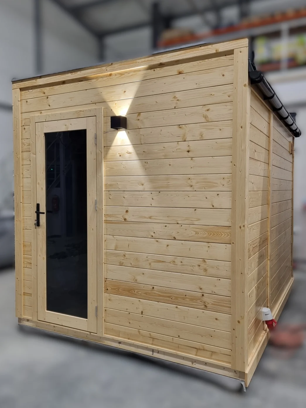 Realizacja nowoczesnej sauny zewnętrznej - zdjęcie 2