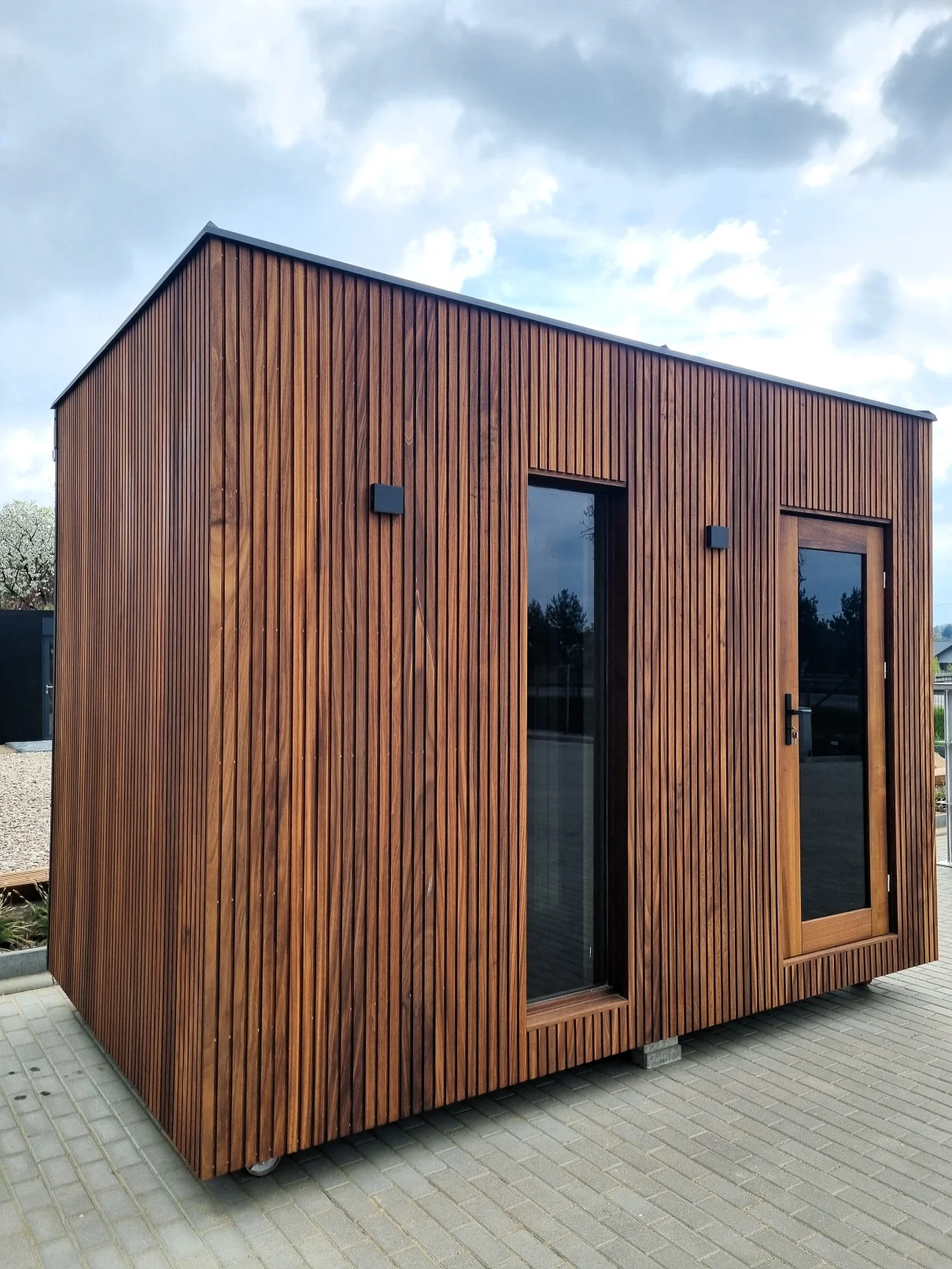 Realizacja nowoczesnej sauny zewnętrznej - zdjęcie 21