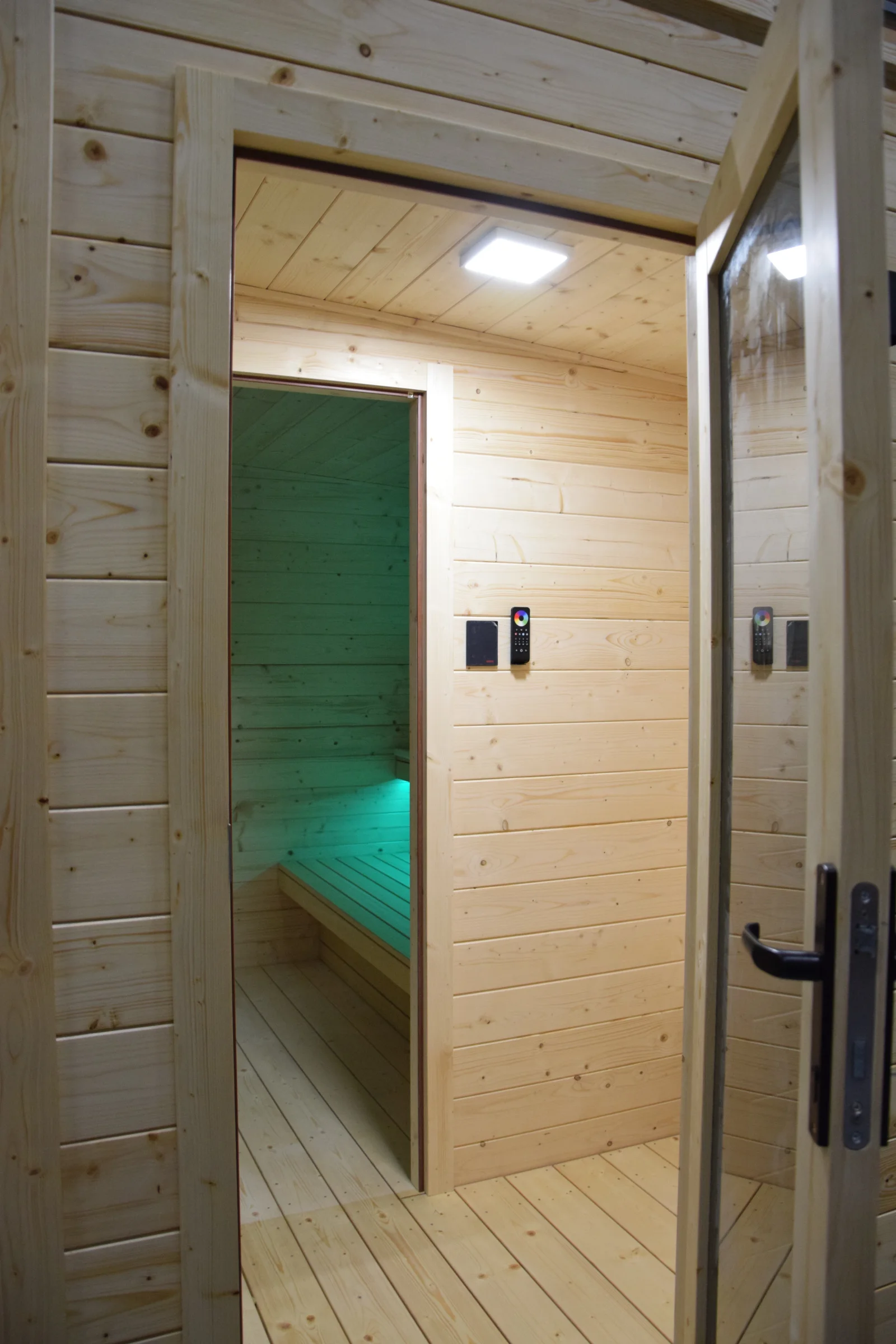 Realizacja nowoczesnej sauny zewnętrznej - zdjęcie 6